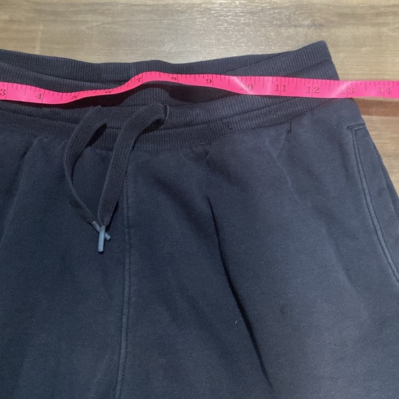 Under Armour Men's Black Athletic Shorts - Picture 2 of 6